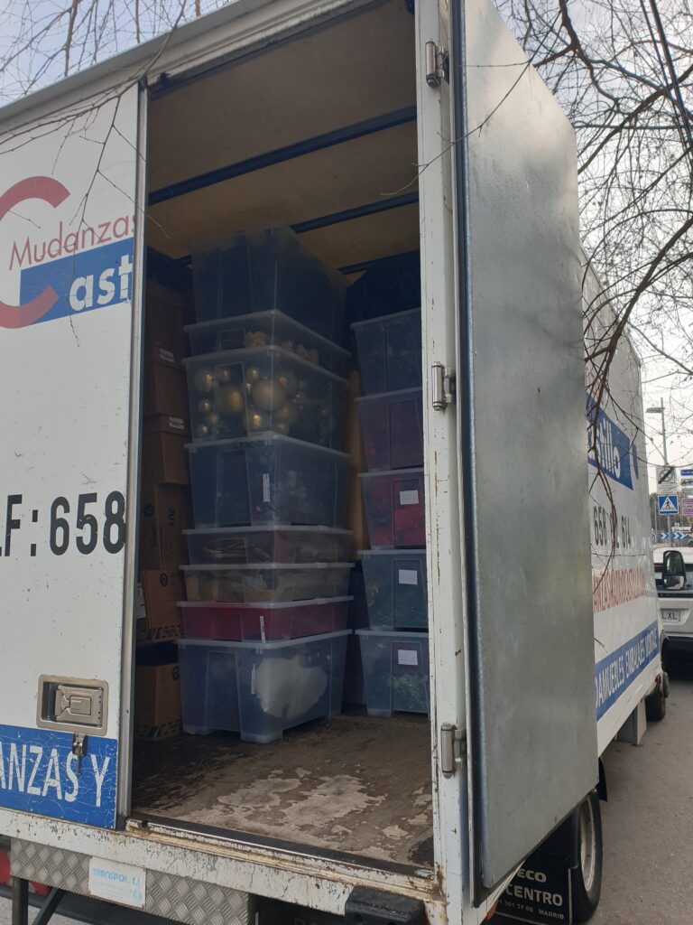 Camion de Mudanzas Madrid con carga